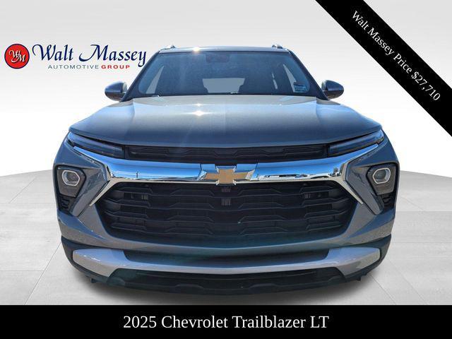 new 2025 Chevrolet TrailBlazer car, priced at $27,710