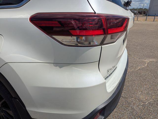 used 2019 Toyota Highlander car, priced at $20,499