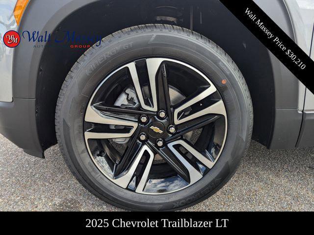 new 2025 Chevrolet TrailBlazer car, priced at $30,210