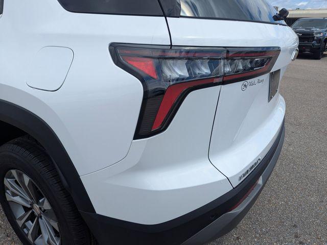 new 2026 Chevrolet Equinox car, priced at $30,695