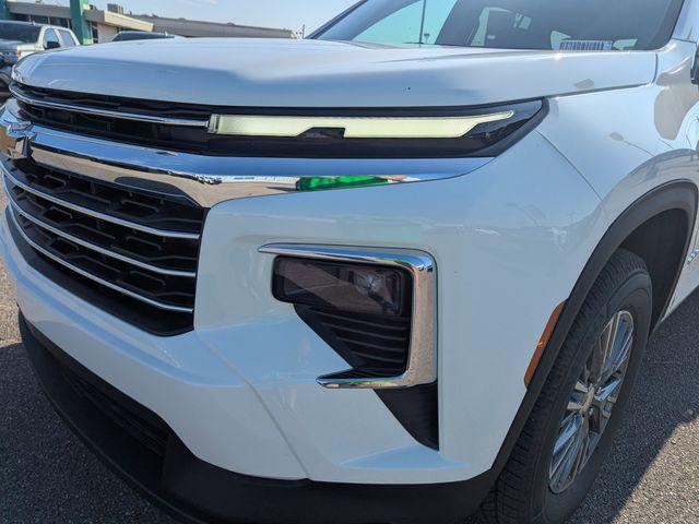 new 2025 Chevrolet Traverse car, priced at $40,249