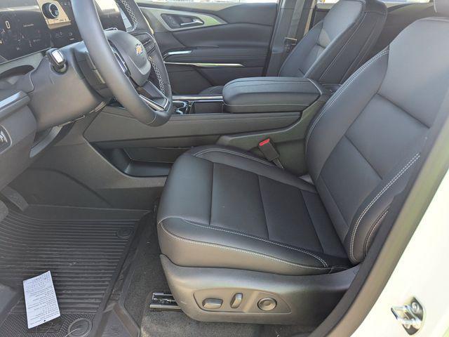 new 2025 Chevrolet Traverse car, priced at $40,249