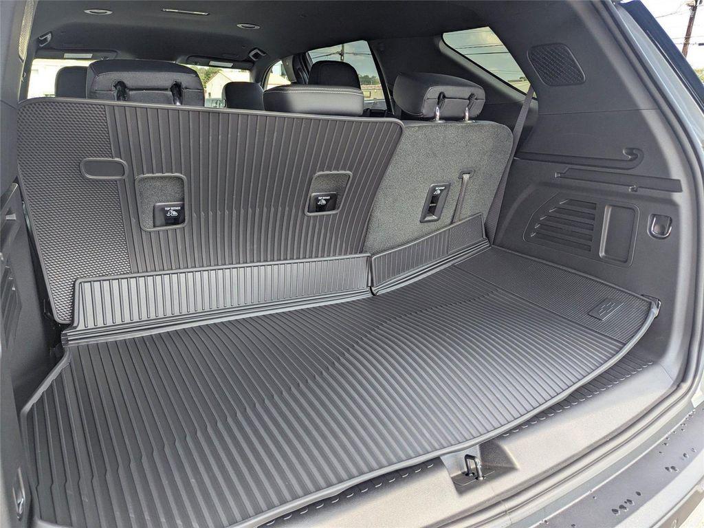 new 2026 Chevrolet Traverse car, priced at $43,336