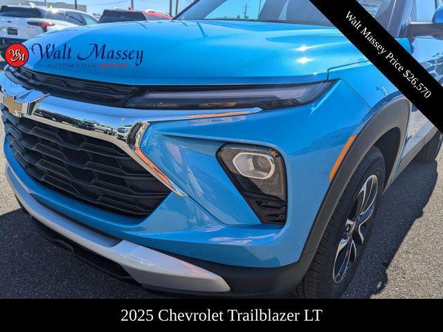 new 2025 Chevrolet TrailBlazer car, priced at $26,570