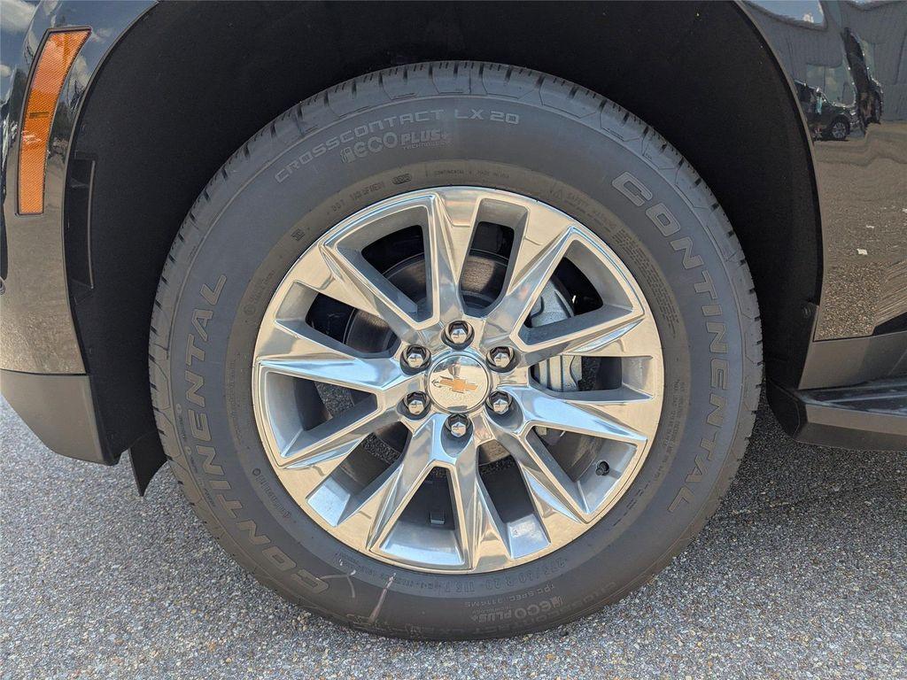 new 2025 Chevrolet Suburban car, priced at $73,992