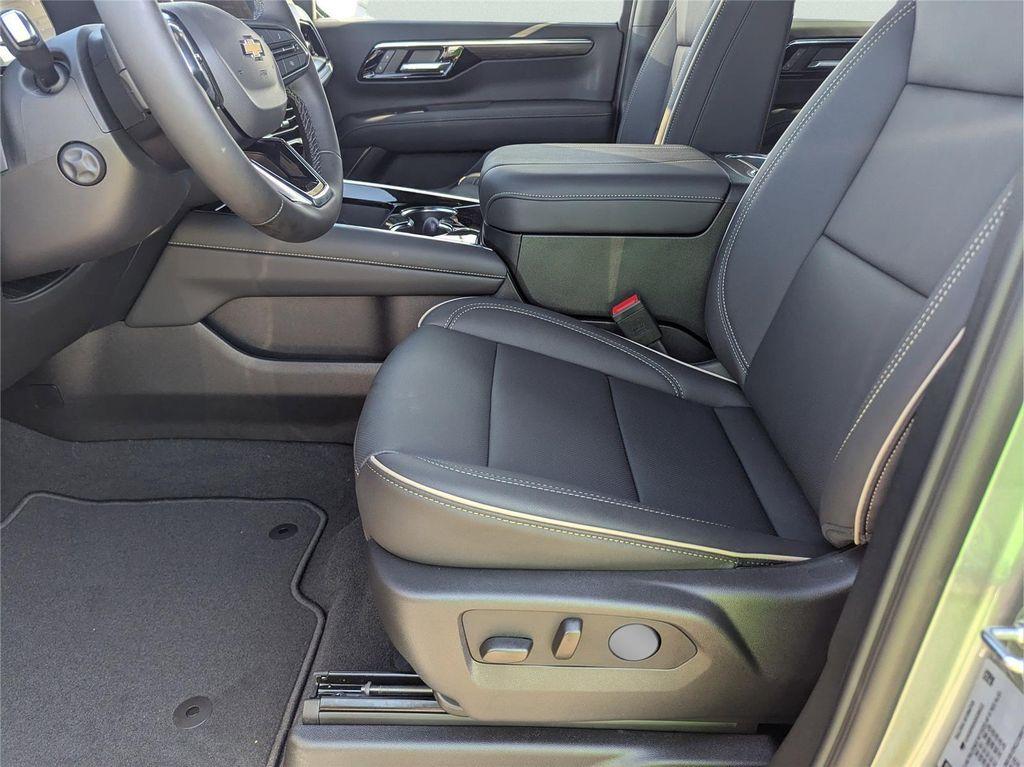 new 2025 Chevrolet Suburban car, priced at $70,915