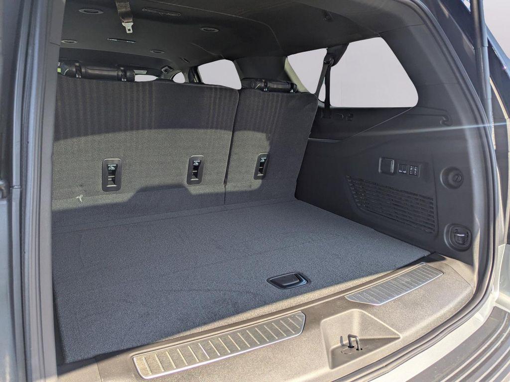 new 2025 Chevrolet Suburban car, priced at $70,915