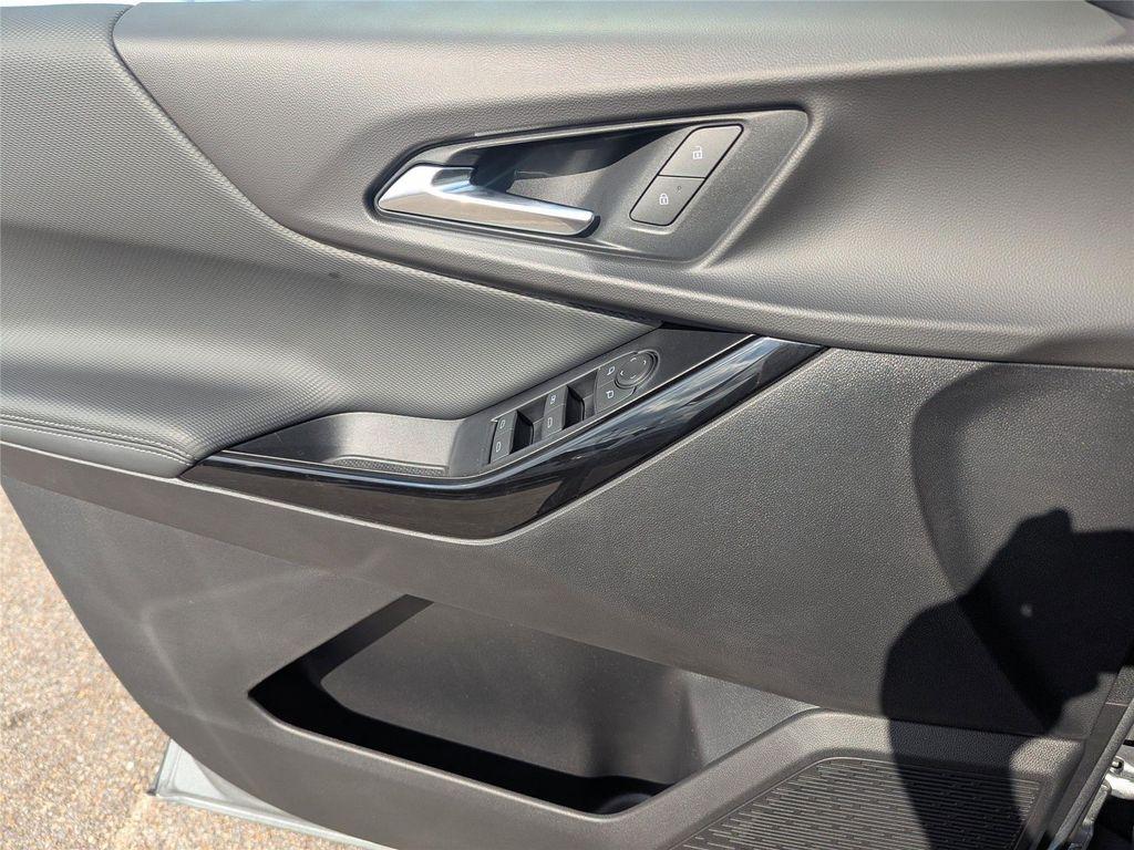 new 2026 Chevrolet Equinox car, priced at $29,738