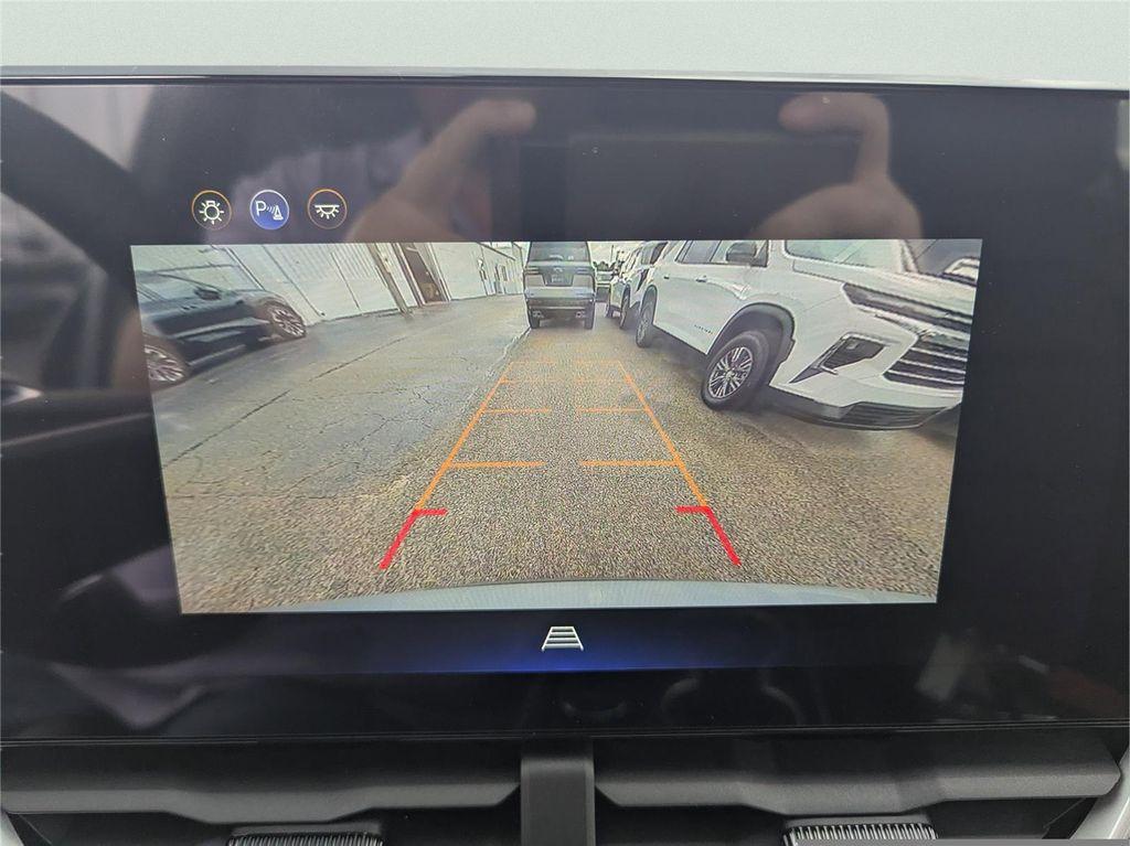 new 2026 Chevrolet Equinox car, priced at $33,104