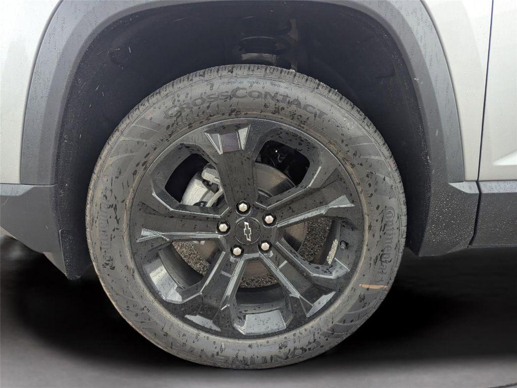 new 2026 Chevrolet Equinox car, priced at $33,104