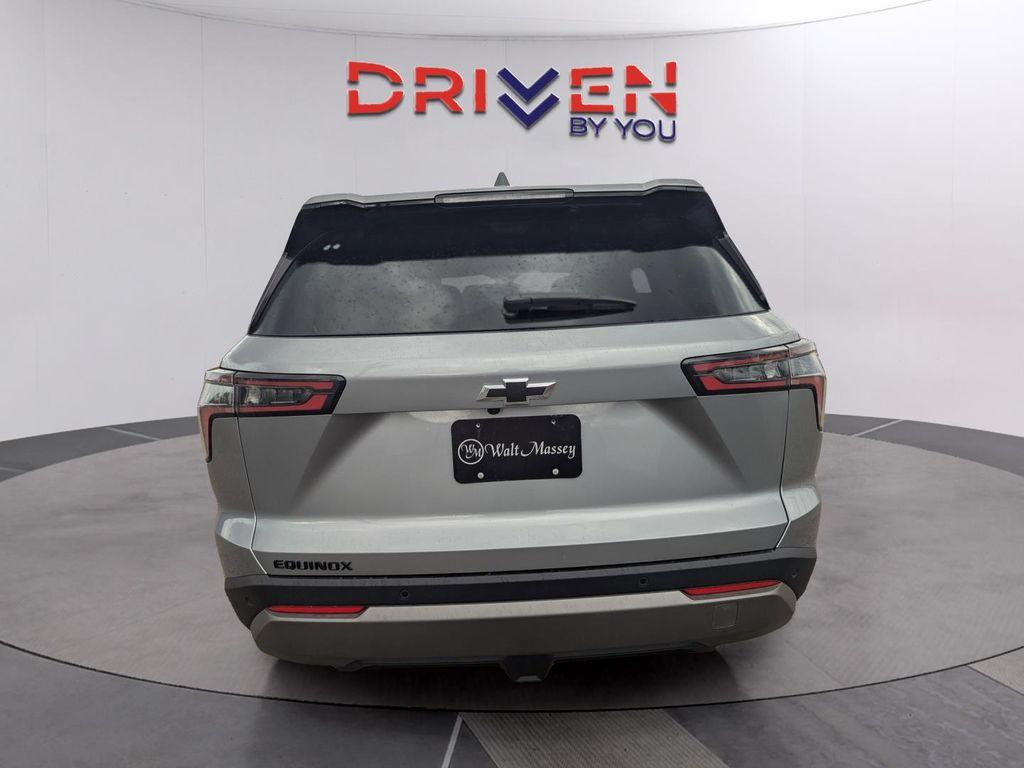 new 2026 Chevrolet Equinox car, priced at $33,104