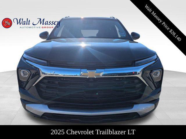 new 2025 Chevrolet TrailBlazer car, priced at $28,140