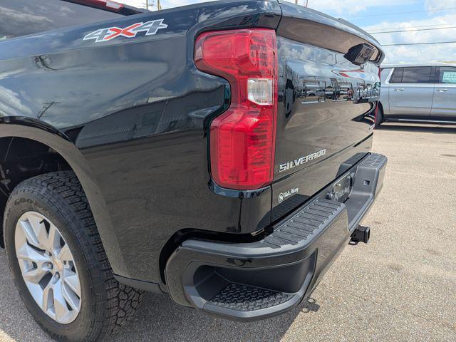 new 2025 Chevrolet Silverado 1500 car, priced at $42,647