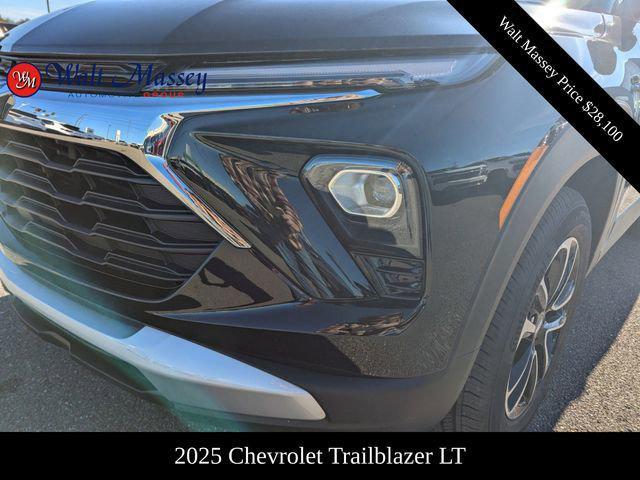 new 2025 Chevrolet TrailBlazer car, priced at $28,100