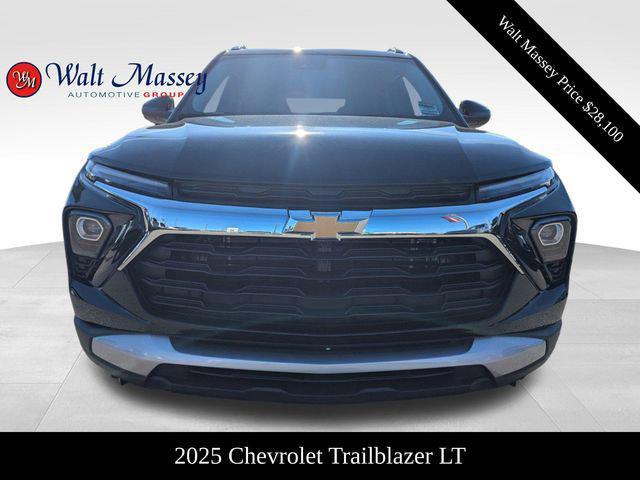 new 2025 Chevrolet TrailBlazer car, priced at $28,100