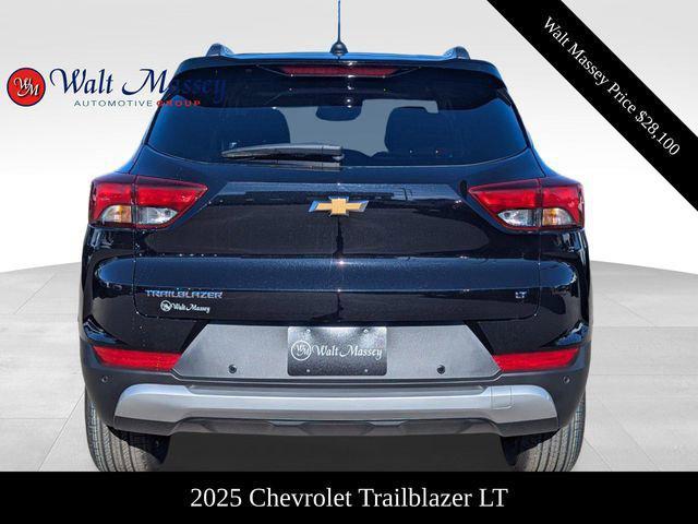 new 2025 Chevrolet TrailBlazer car, priced at $28,100