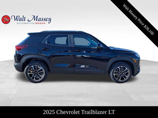 new 2025 Chevrolet TrailBlazer car, priced at $28,100