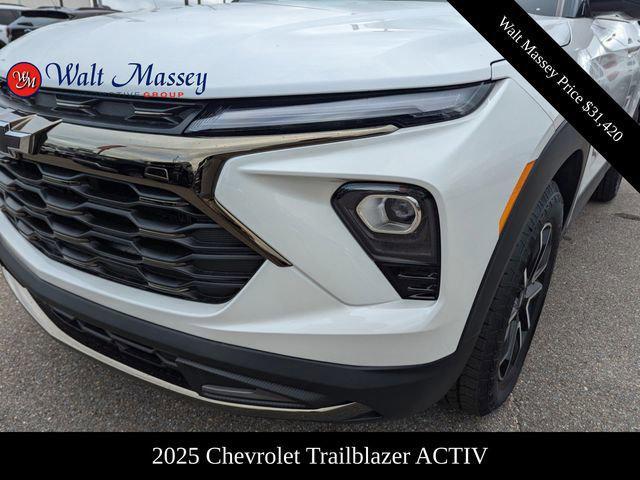 new 2025 Chevrolet TrailBlazer car, priced at $31,420