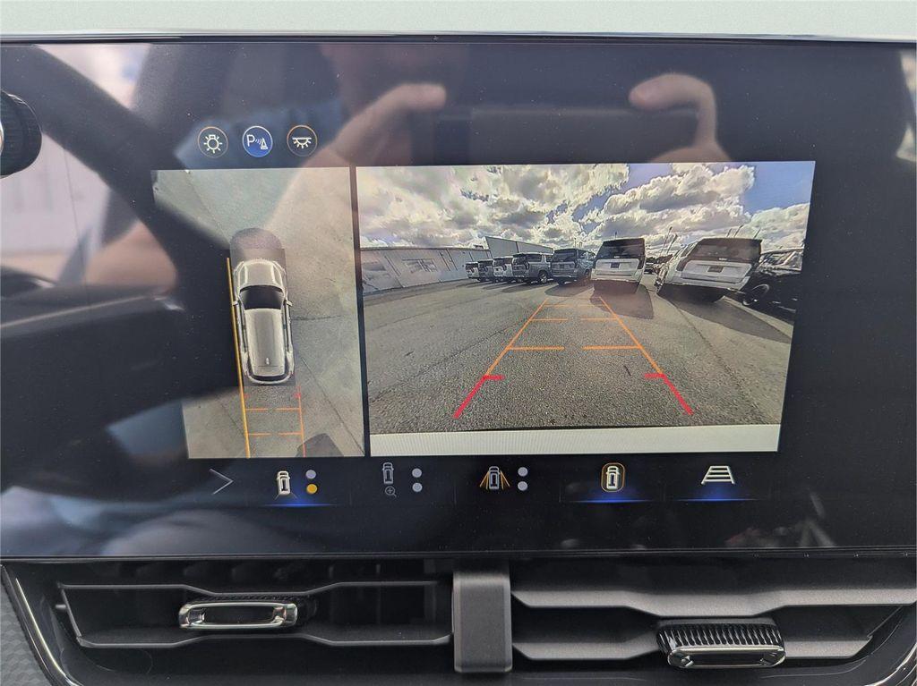 new 2026 Chevrolet Equinox car, priced at $37,033