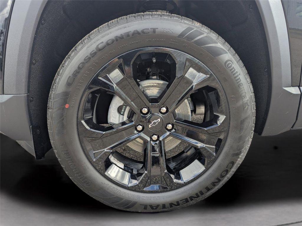 new 2026 Chevrolet Equinox car, priced at $32,555