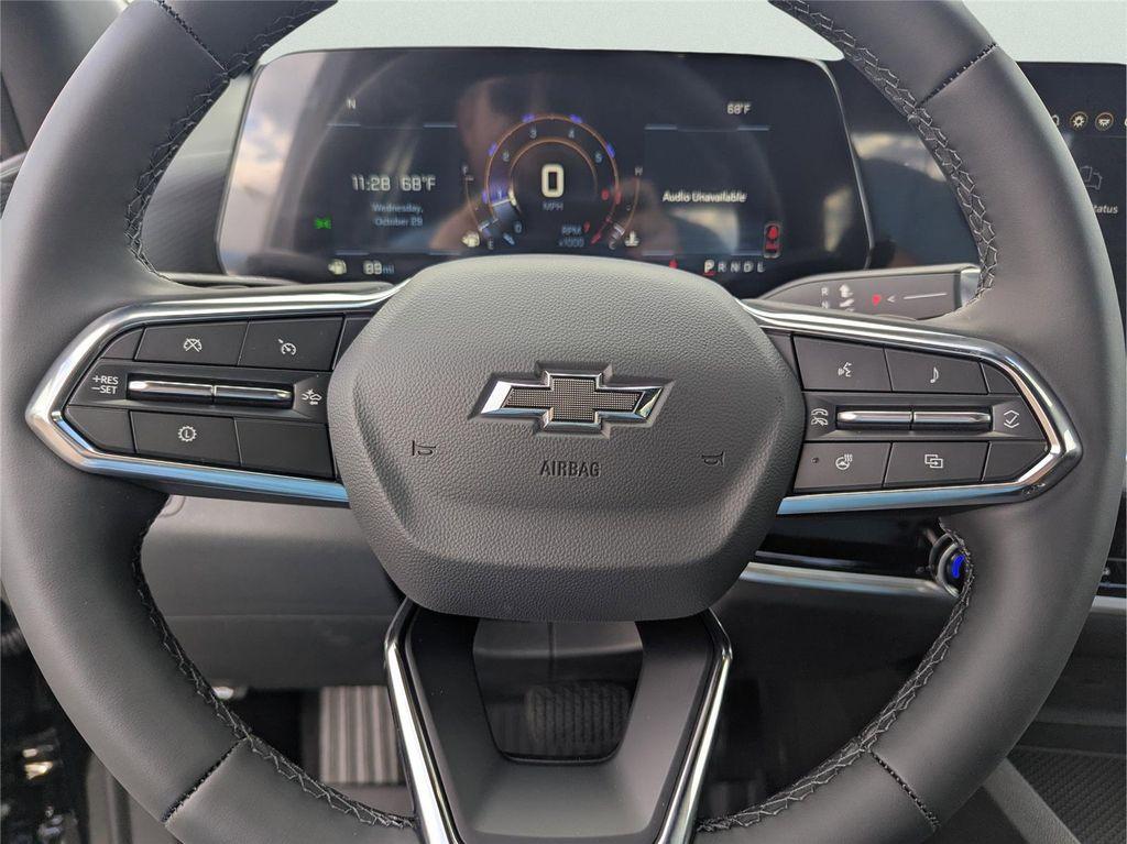 new 2026 Chevrolet Equinox car, priced at $32,555