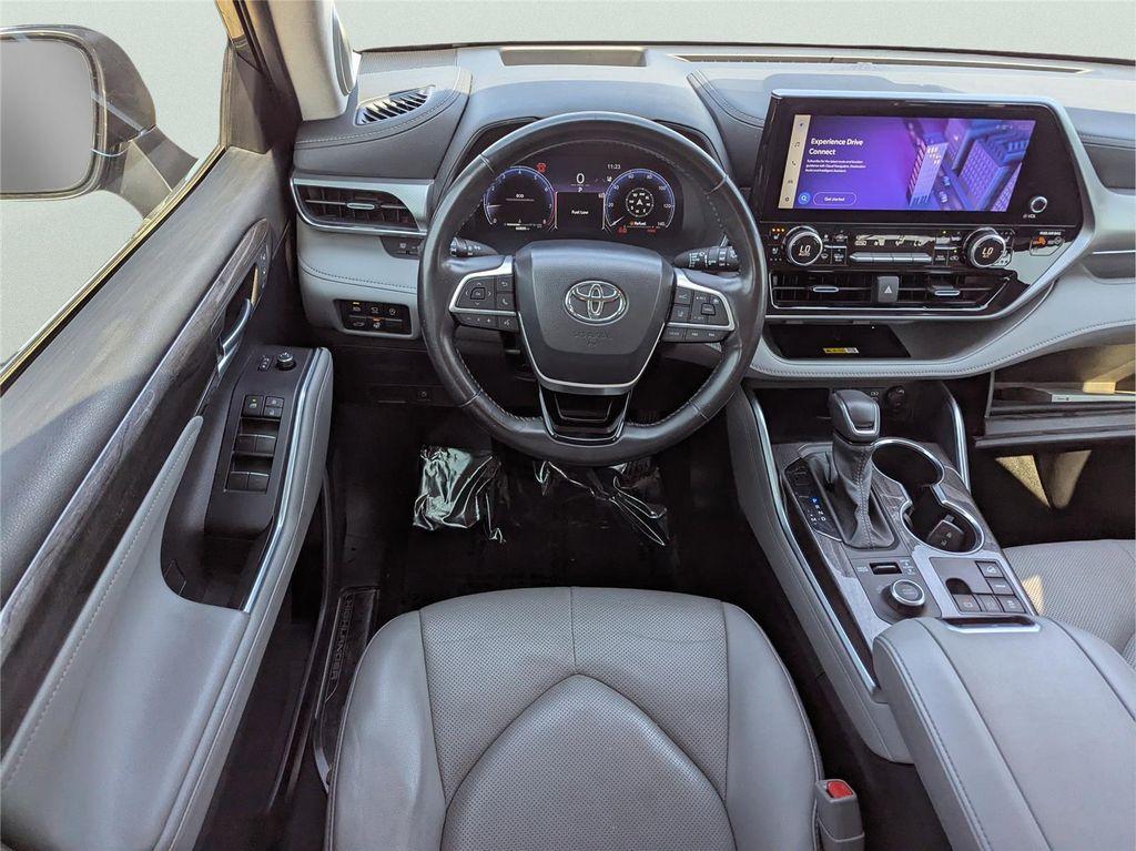 used 2024 Toyota Highlander car, priced at $42,100