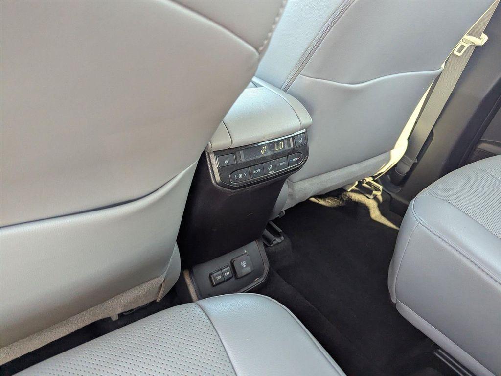 used 2024 Toyota Highlander car, priced at $40,499