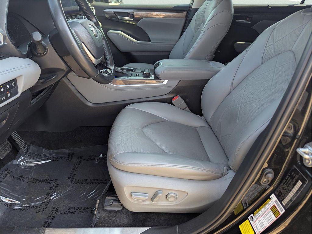 used 2024 Toyota Highlander car, priced at $42,100