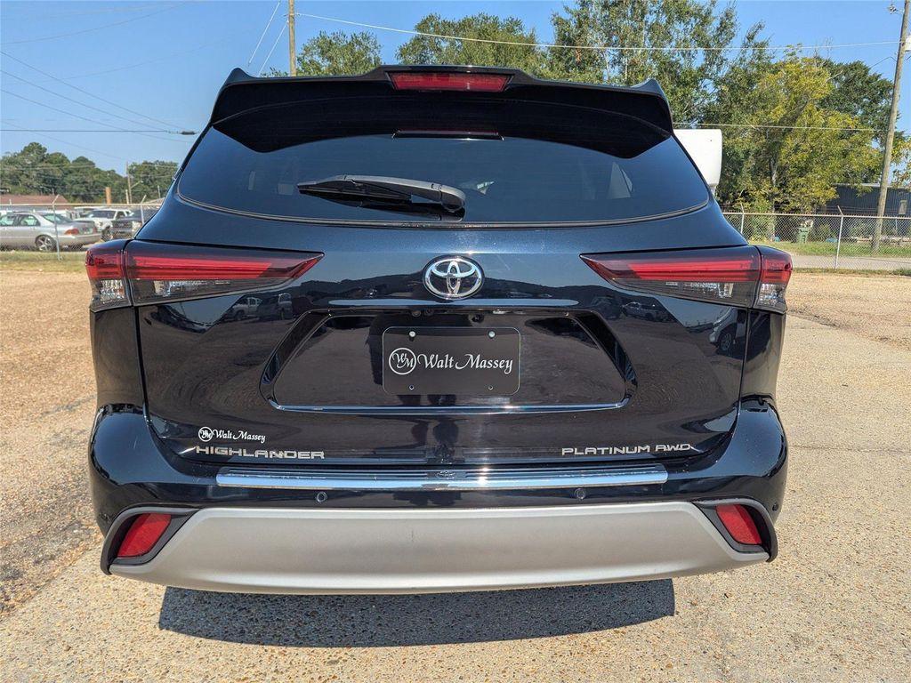used 2024 Toyota Highlander car, priced at $40,499