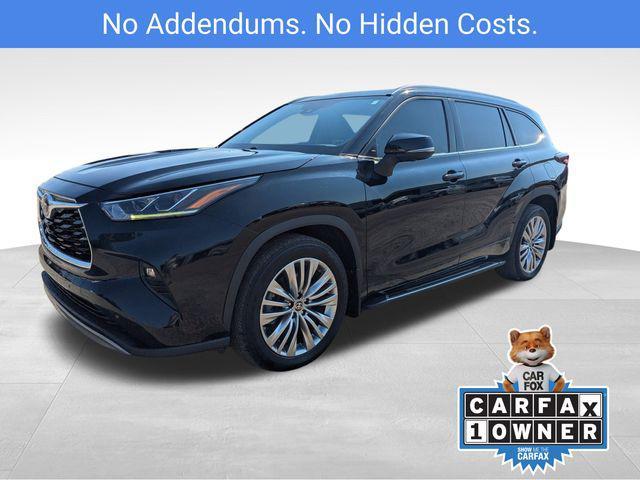 used 2024 Toyota Highlander car, priced at $46,299