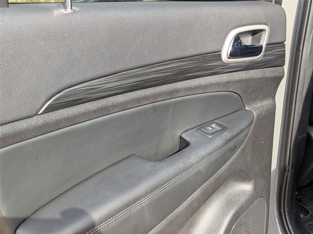 used 2022 Jeep Grand Cherokee car, priced at $23,199