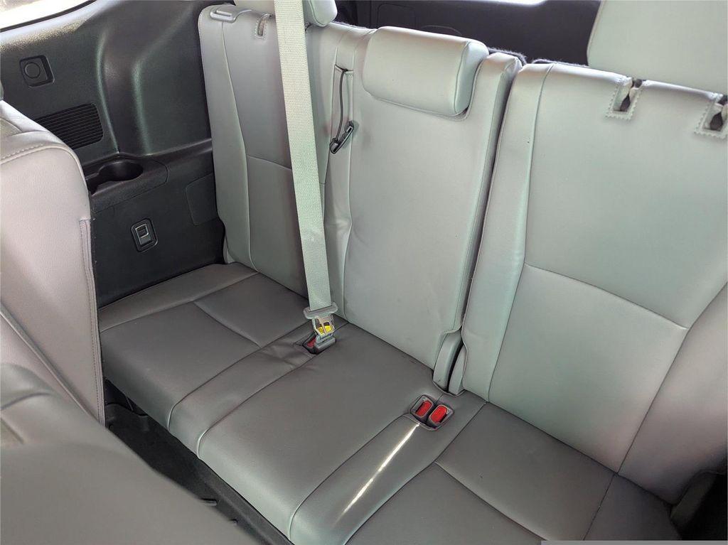 used 2022 Toyota Highlander car, priced at $39,599