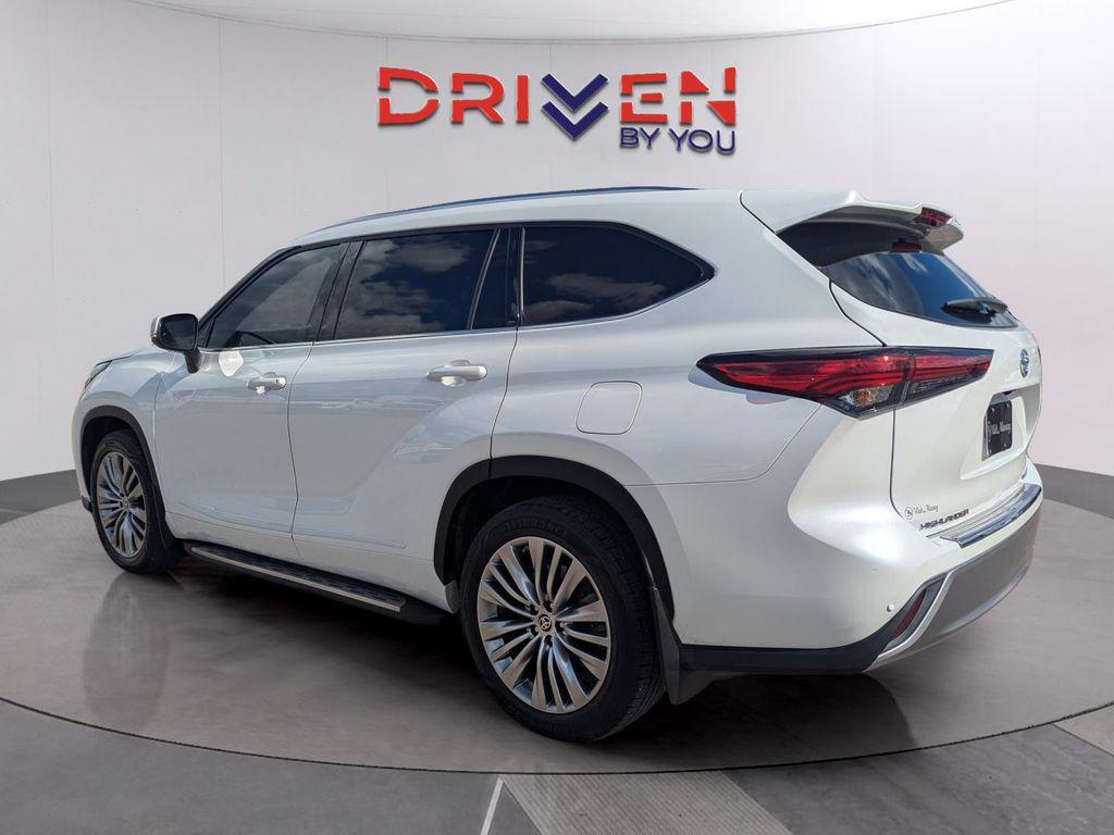 used 2022 Toyota Highlander car, priced at $39,599