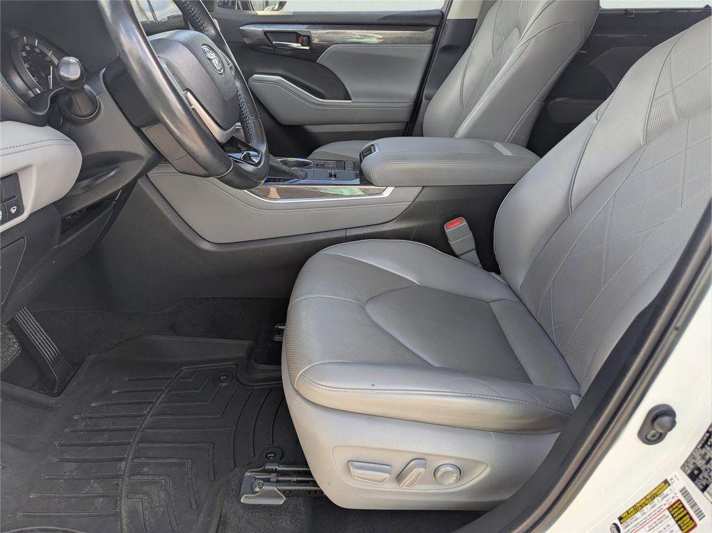 used 2022 Toyota Highlander car, priced at $39,599