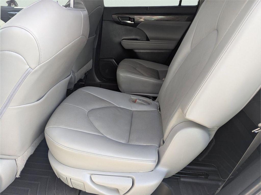 used 2022 Toyota Highlander car, priced at $39,599