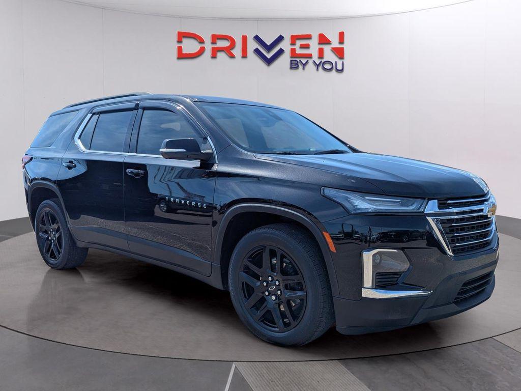 used 2023 Chevrolet Traverse car, priced at $29,999