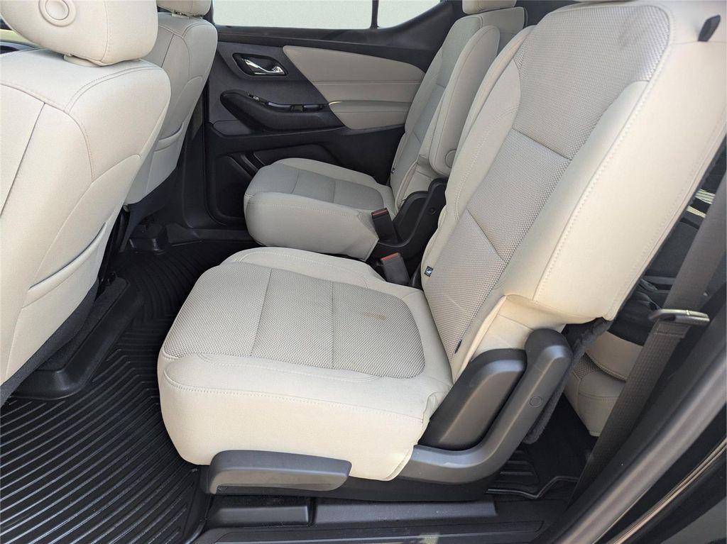 used 2023 Chevrolet Traverse car, priced at $29,999