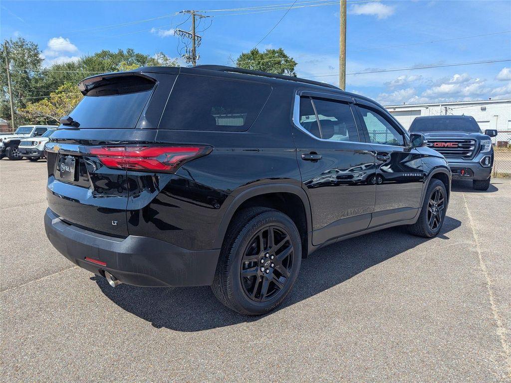 used 2023 Chevrolet Traverse car, priced at $31,999