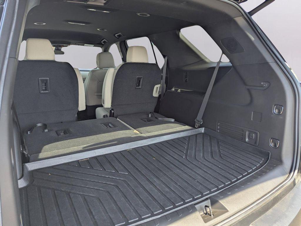 used 2023 Chevrolet Traverse car, priced at $29,999