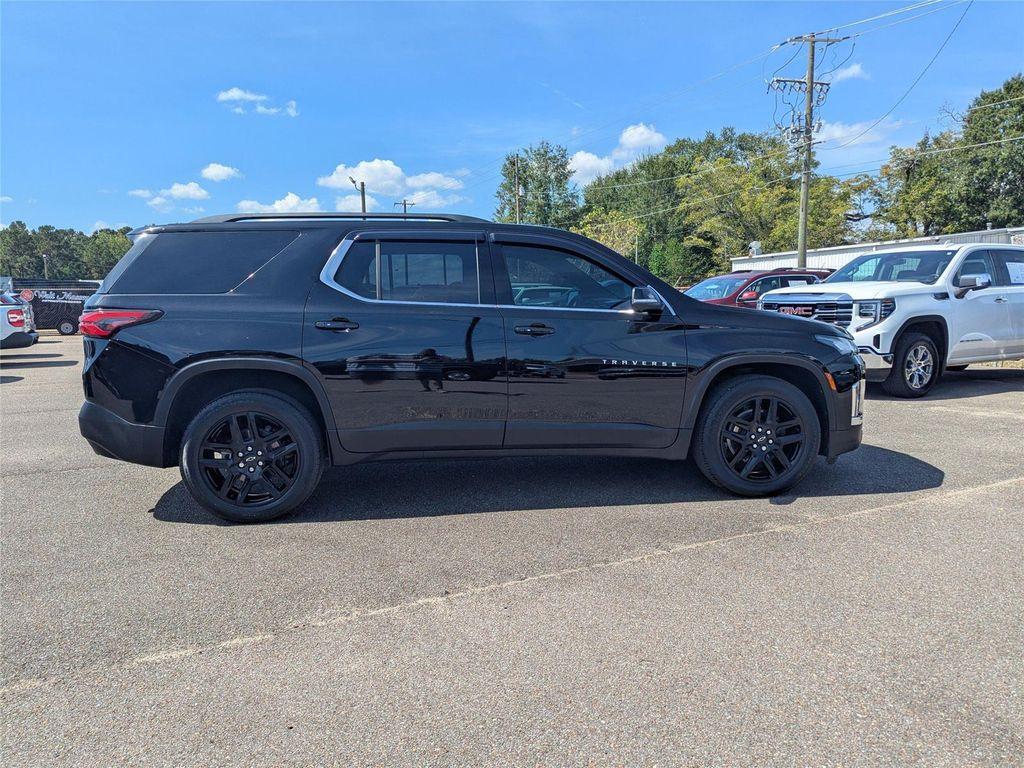used 2023 Chevrolet Traverse car, priced at $31,999