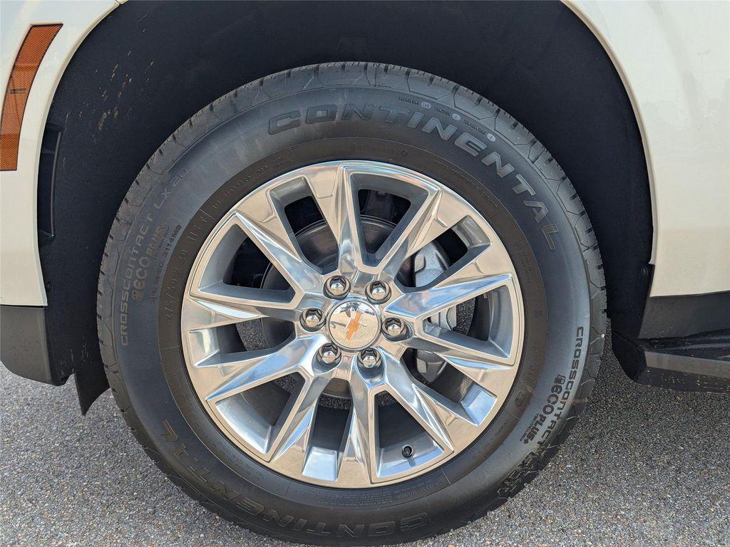 new 2025 Chevrolet Suburban car, priced at $71,810