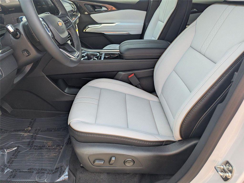 new 2026 Chevrolet Traverse car, priced at $56,596