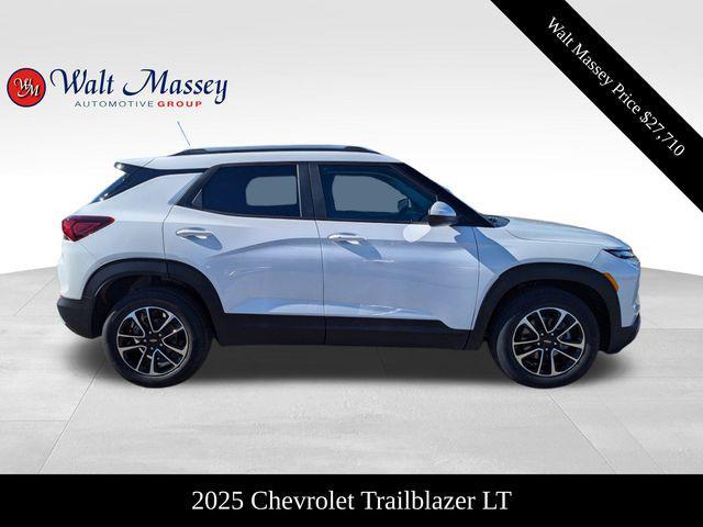 new 2025 Chevrolet TrailBlazer car, priced at $27,710