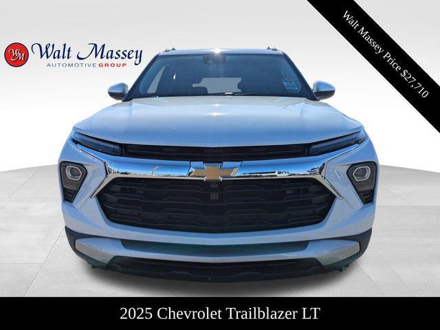 new 2025 Chevrolet TrailBlazer car, priced at $27,710