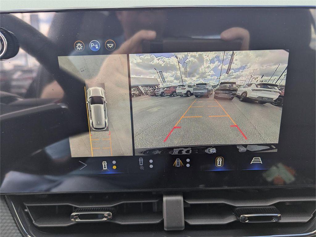 new 2026 Chevrolet Equinox car, priced at $37,101