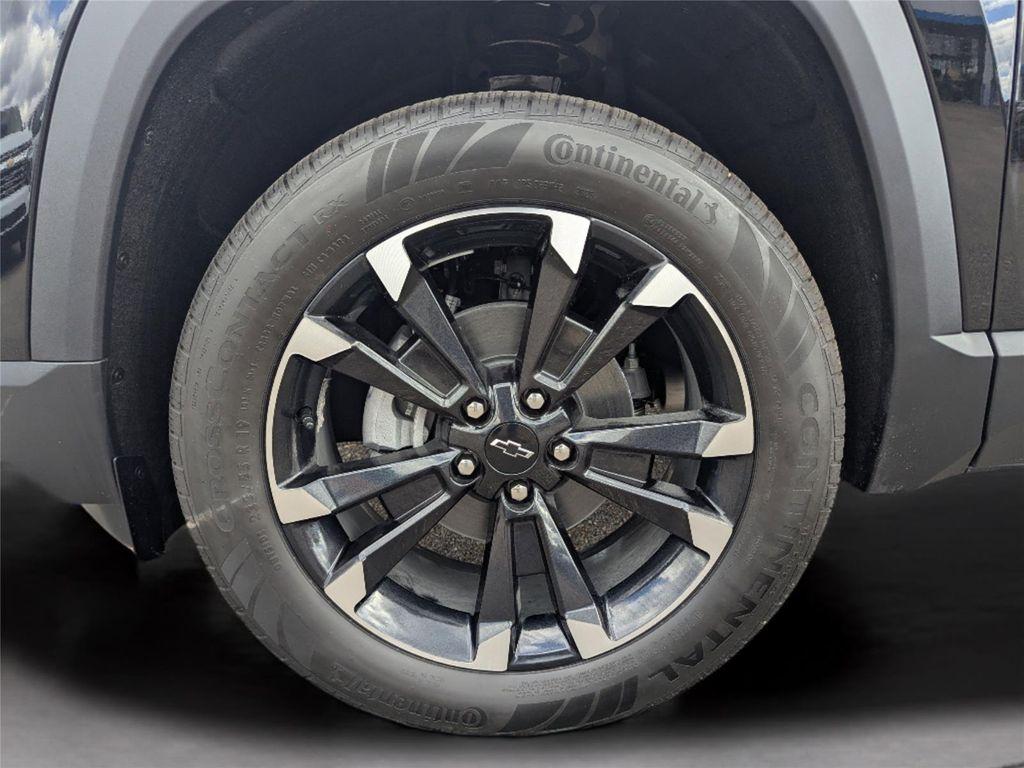 new 2026 Chevrolet Equinox car, priced at $37,101