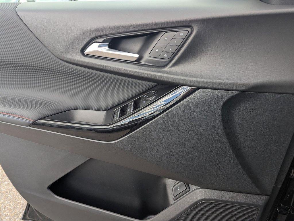 new 2026 Chevrolet Equinox car, priced at $37,101