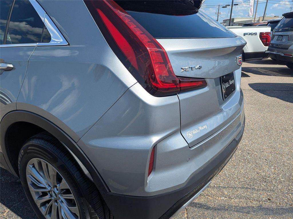 used 2024 Cadillac XT4 car, priced at $34,399