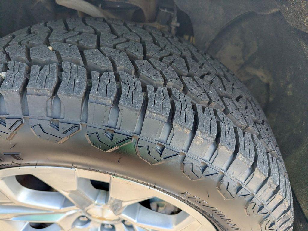 used 2024 Chevrolet Silverado 1500 car, priced at $40,199