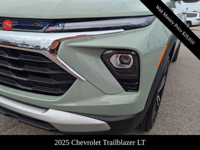 new 2025 Chevrolet TrailBlazer car, priced at $29,810